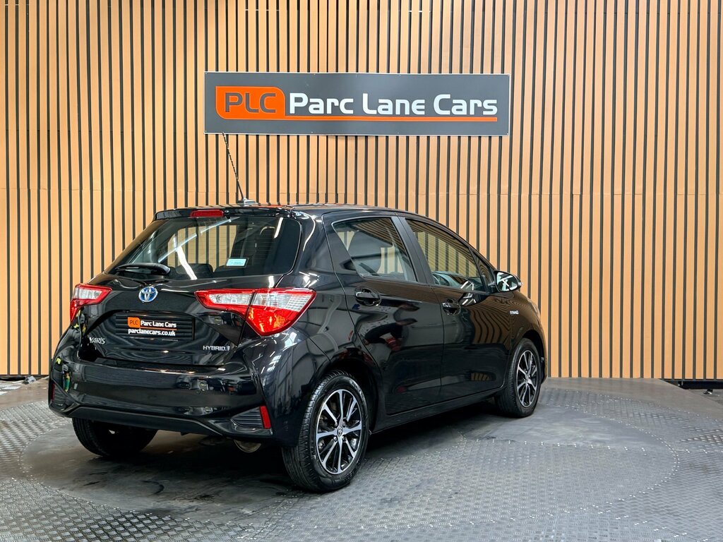 Toyota Yaris 1.5 Vvt-h Icon Tech Hatchback Hybrid E- NC68XUO Black #6