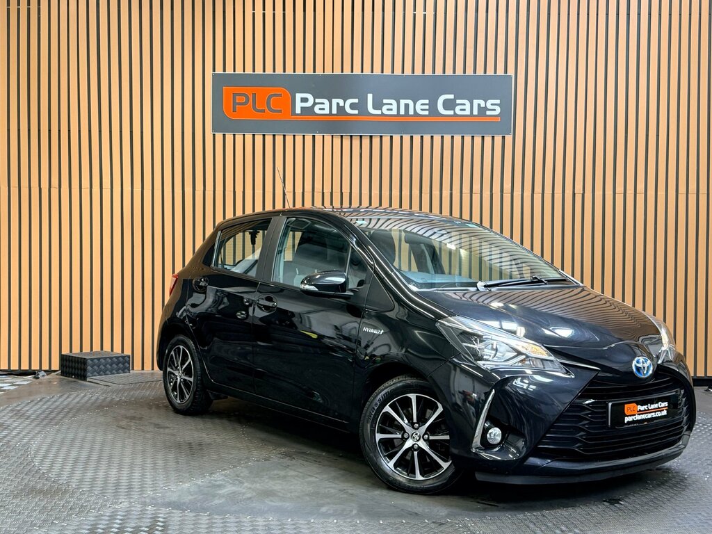 Toyota Yaris 1.5 Vvt-h Icon Tech Hatchback Hybrid E- Black