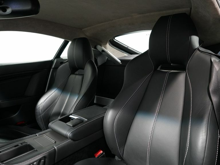 Aston Martin Vantage V12 Carbon Black Edition Black #33
