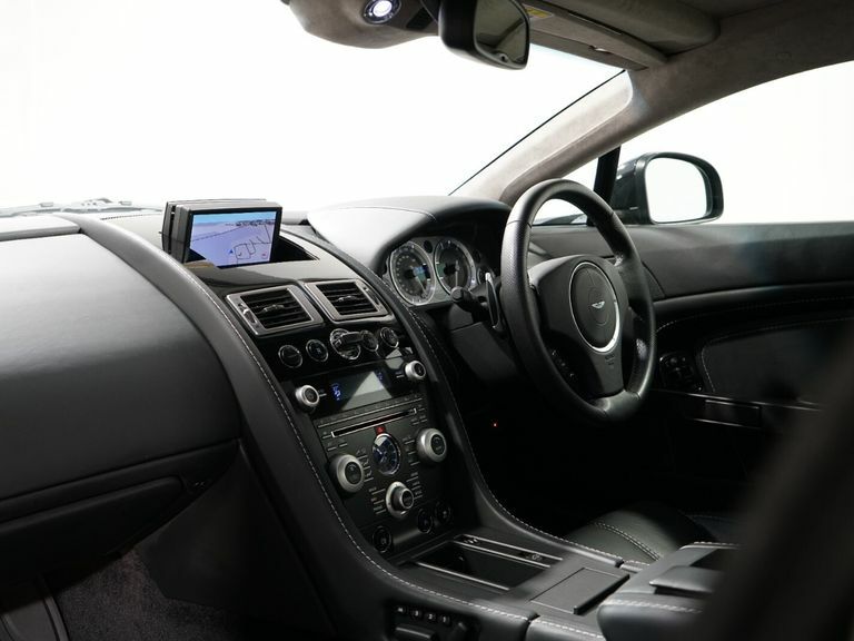 Aston Martin Vantage V12 Carbon Black Edition Black #31