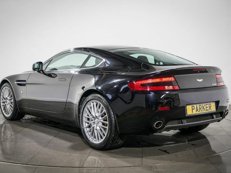 Aston Martin Vantage V12 Carbon Black Edition Black #4