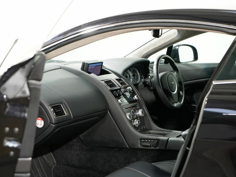 Aston Martin Vantage V12 Carbon Black Edition Black #36