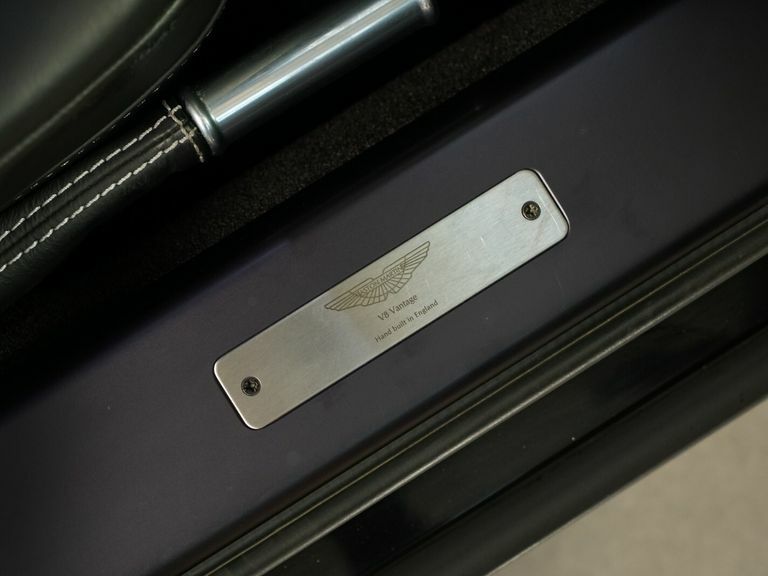 Aston Martin Vantage V12 Carbon Black Edition Black #23