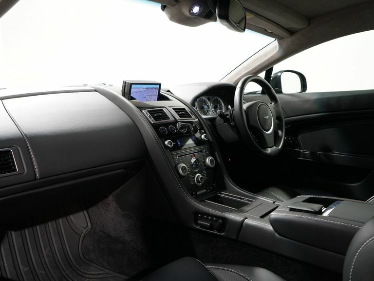 Aston Martin Vantage V12 Carbon Black Edition Black #32