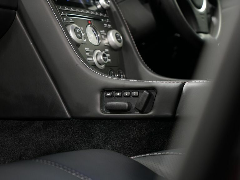 Aston Martin Vantage V12 Carbon Black Edition Black #34