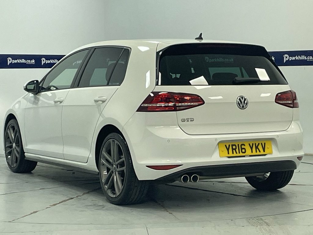 Volkswagen Golf 2L Gtd YR16YKV White #3