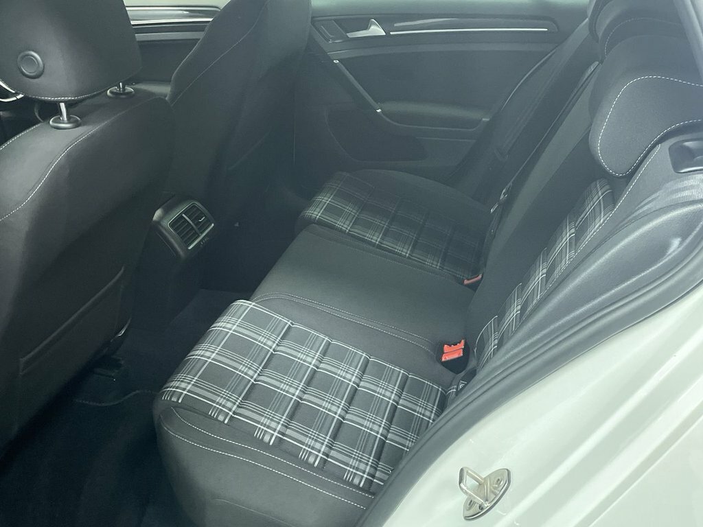 Volkswagen Golf 2L Gtd YR16YKV White #5