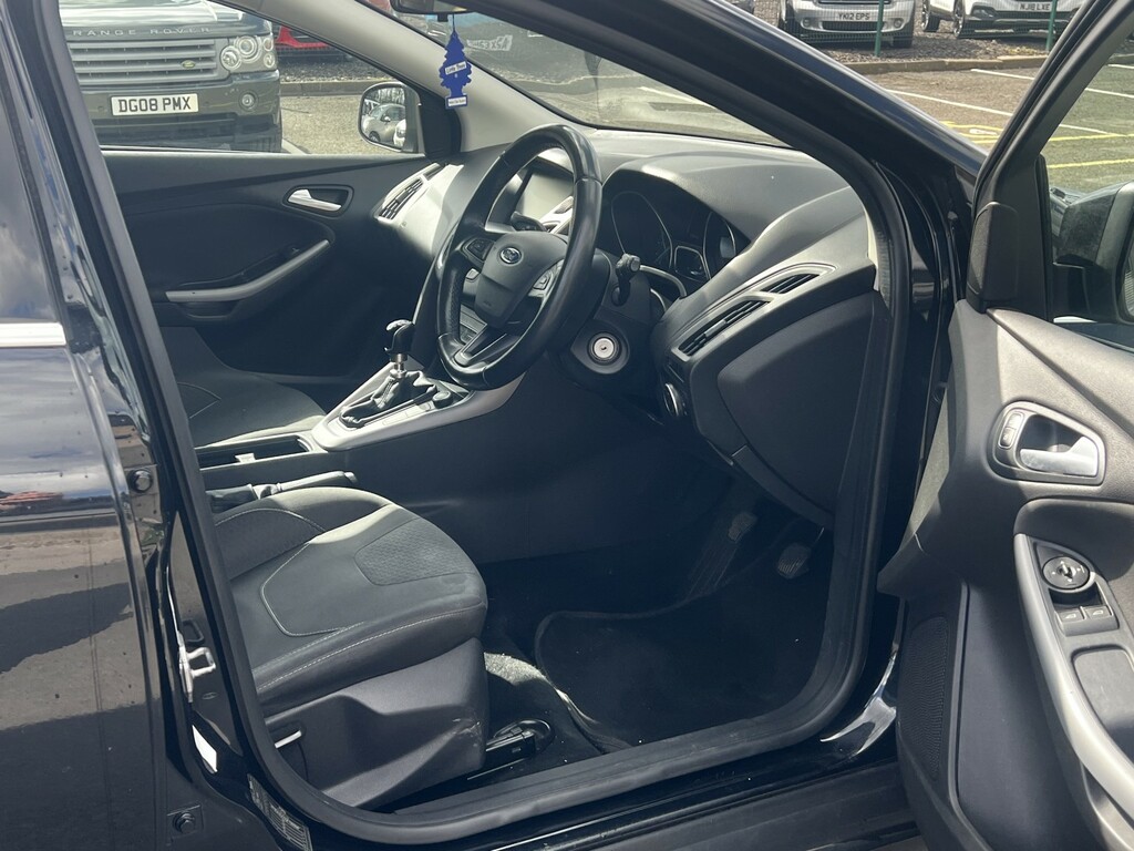 Ford Focus Hatchback 1.5 Tdci Zetec 2015 WO15LVP Black #5