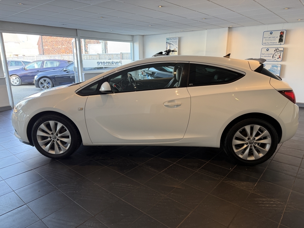 Vauxhall Astra GTC 1.4 Sri S BK15OMB White #4