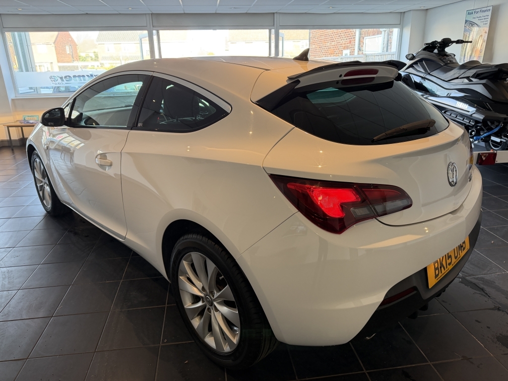 Vauxhall Astra GTC 1.4 Sri S BK15OMB White #5