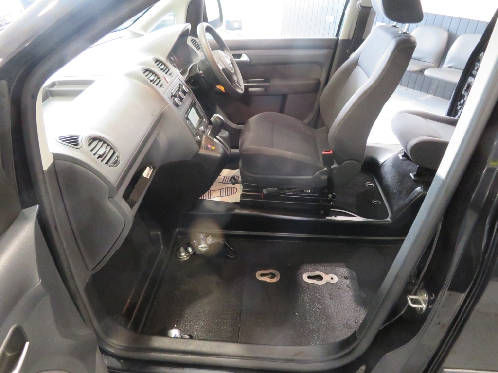 Volkswagen Caddy Mpv BD64URO Black #6