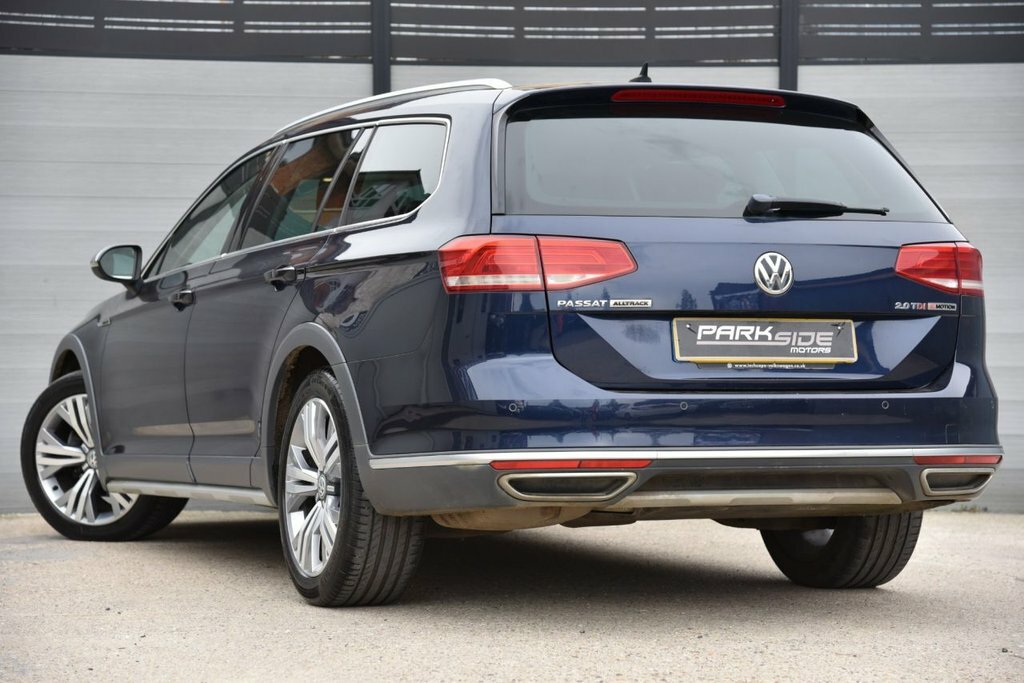 Volkswagen Passat Alltrack 2L Alltrack Blue #3