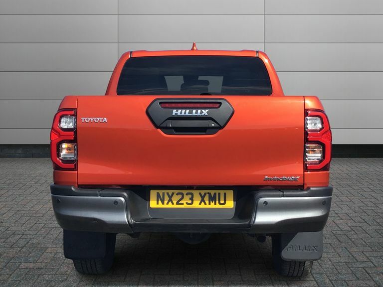 Toyota HILUX Invincible X Dcab Pick Up 2.8 D-4d NX23XMU Orange #4