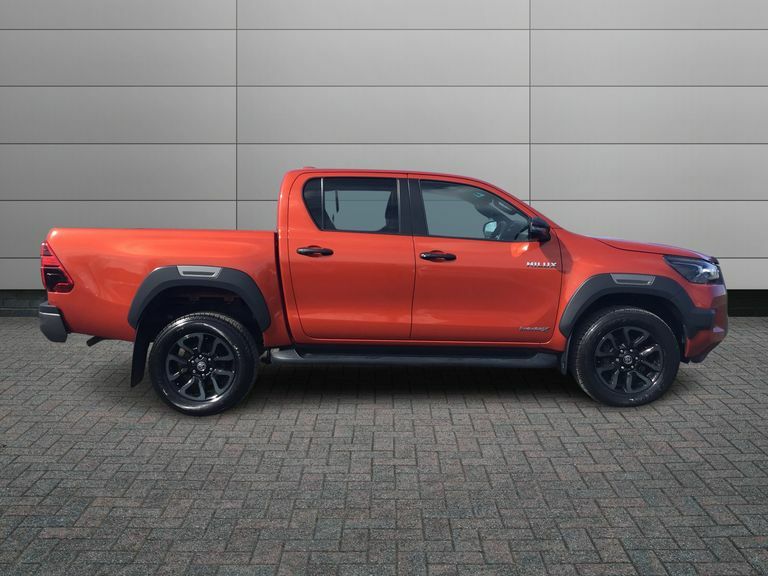 Toyota HILUX Invincible X Dcab Pick Up 2.8 D-4d NX23XMU Orange #3