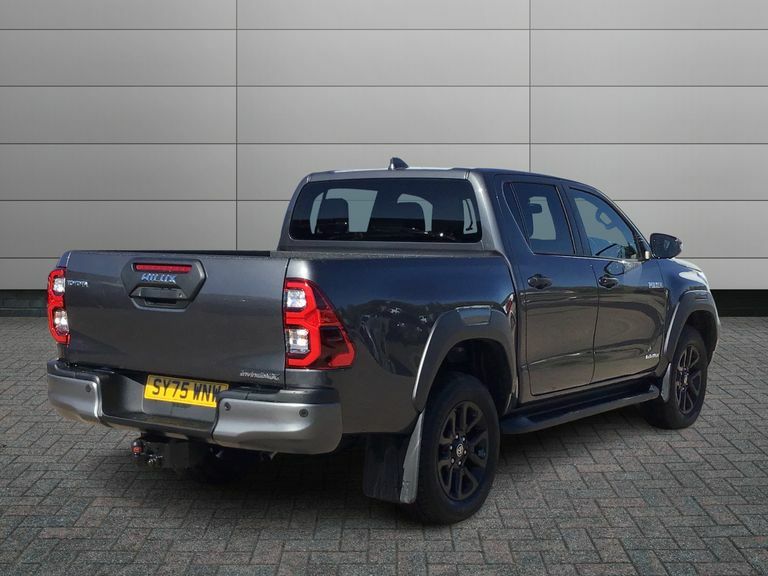 Toyota HILUX Invincible X Dcab Pick Up 2.8 D 48V Grey #2