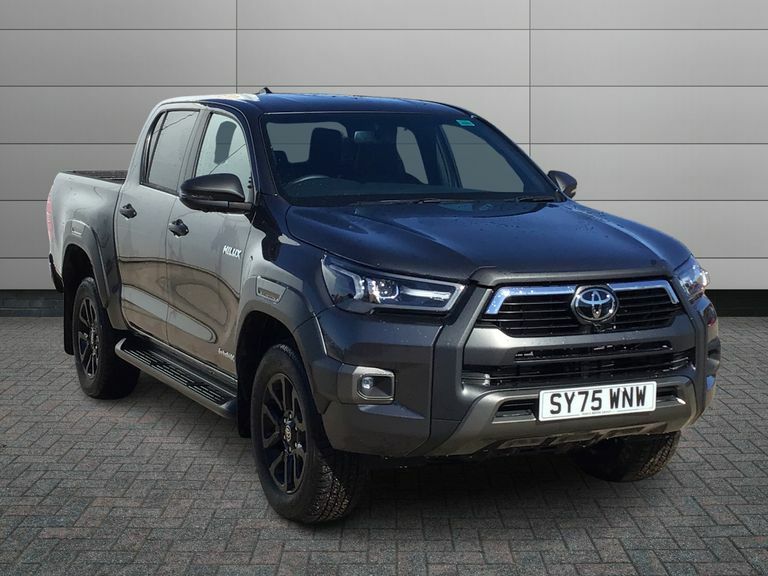 Toyota HILUX Invincible X Dcab Pick Up 2.8 D 48V Grey