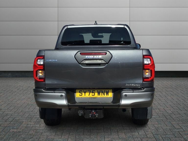 Toyota HILUX Invincible X Dcab Pick Up 2.8 D 48V Grey #4