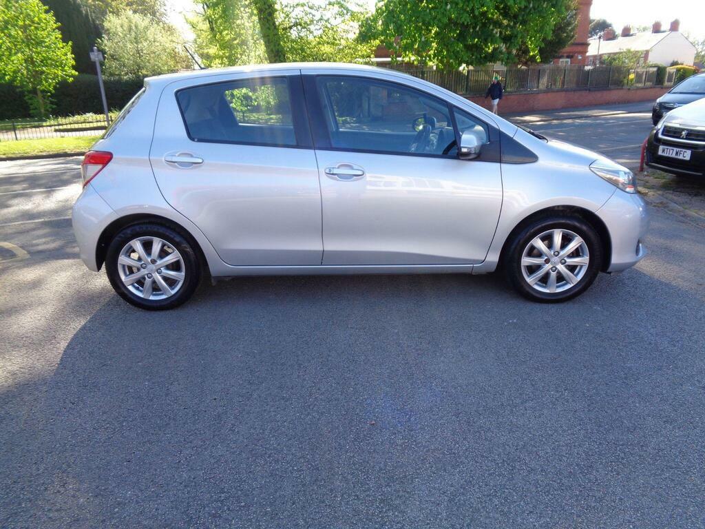 Toyota Yaris 1.33 Dual Vvt-i Tr Euro 5 Silver #2
