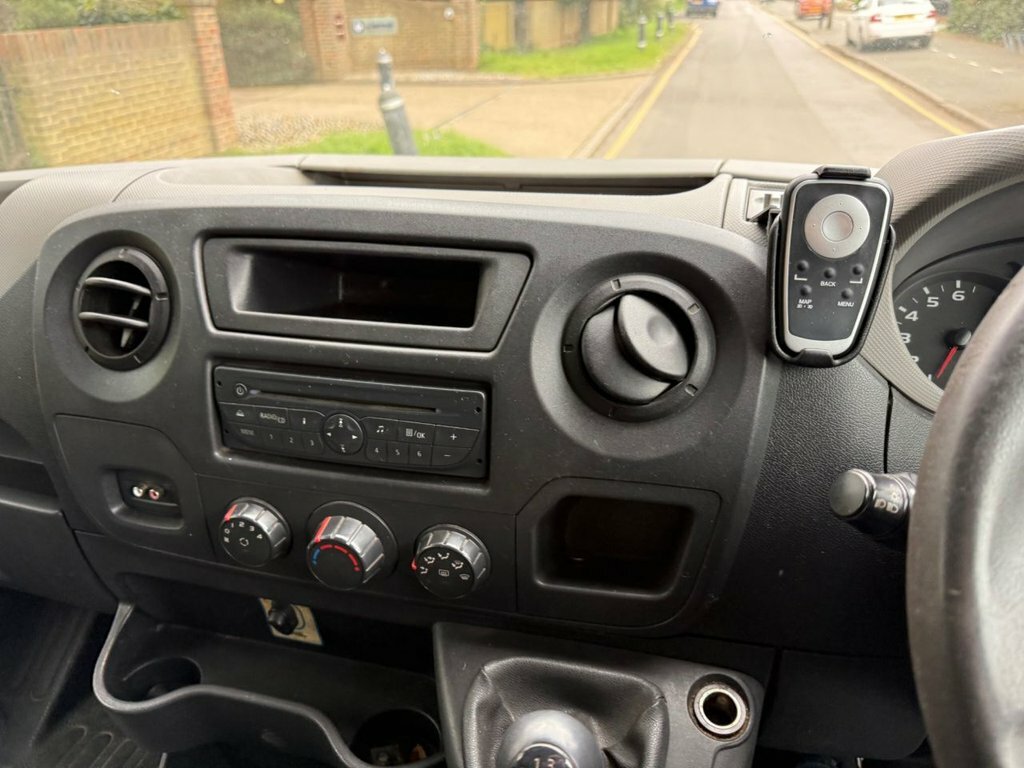 Renault Master 2.3 Dci Sl28 Silver #18