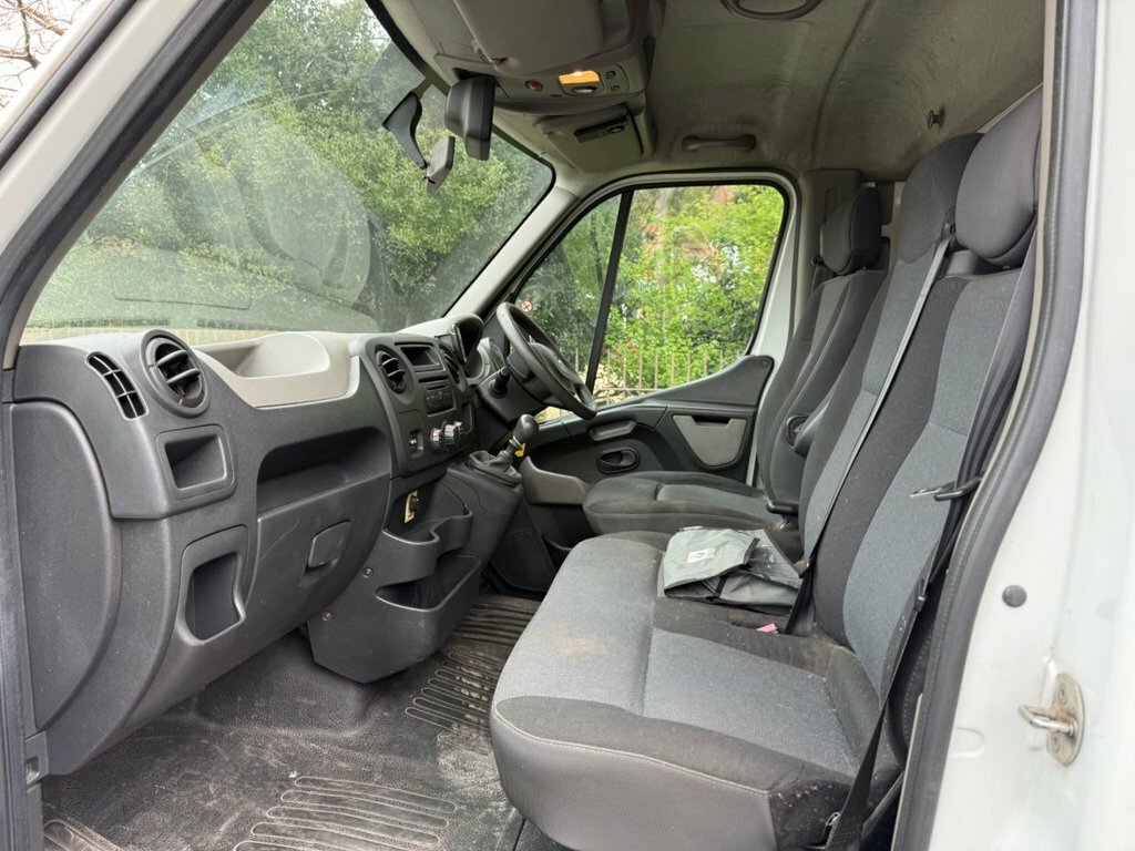 Renault Master 2.3 Dci Sl28 Silver #8