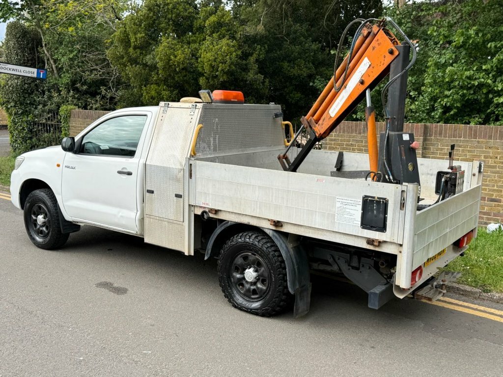 Toyota HILUX 2.5L Hl2 White #6