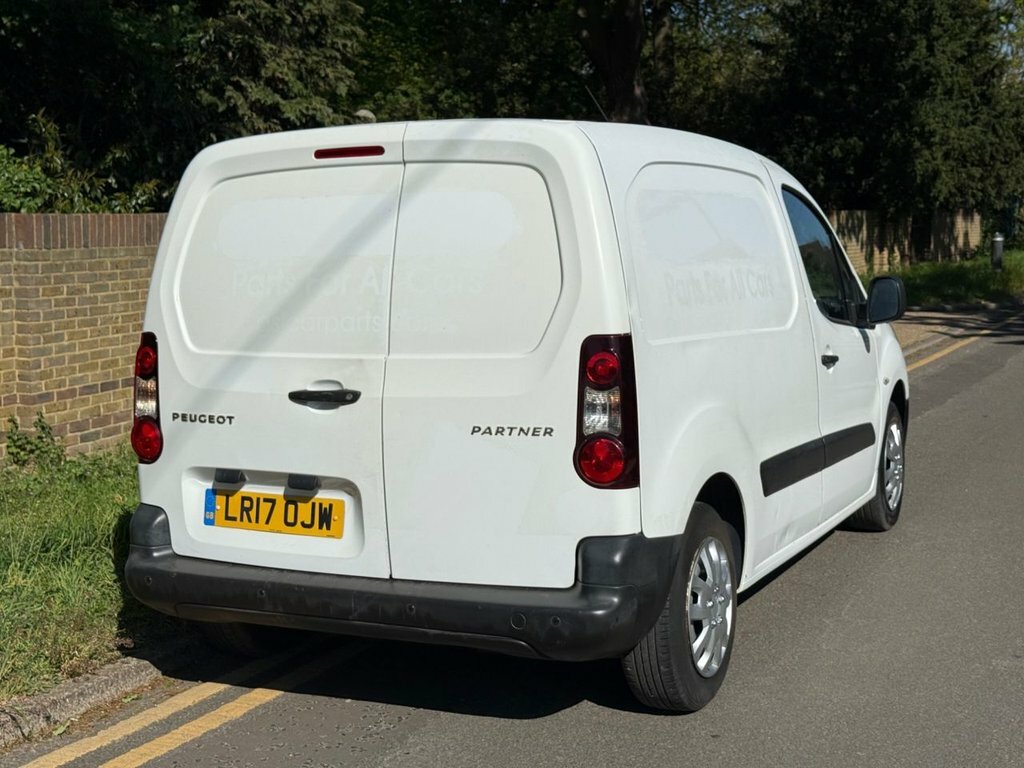 Peugeot Partner 1.6L Se LR17OJW White #5