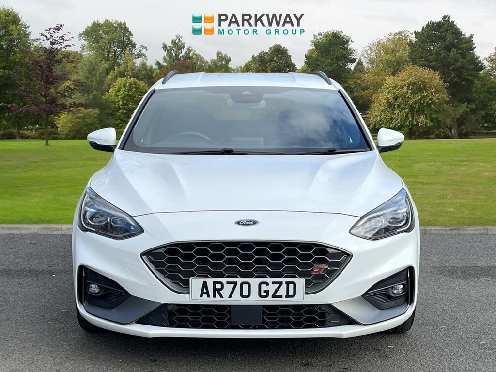 Ford Focus Estate AR70GZD White #2