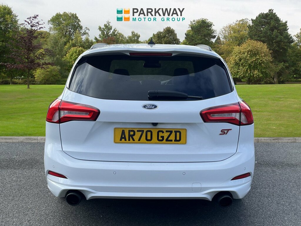 Ford Focus Estate AR70GZD White #5