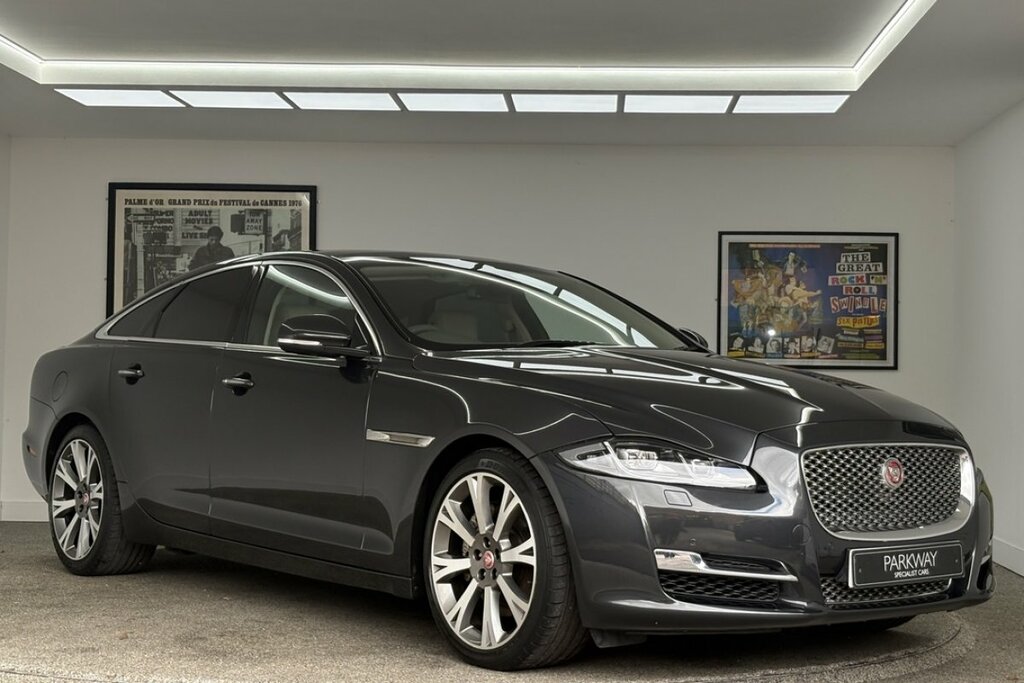 Jaguar XJ 3.0D Portfolio Saloon KF17ZPM Grey #2