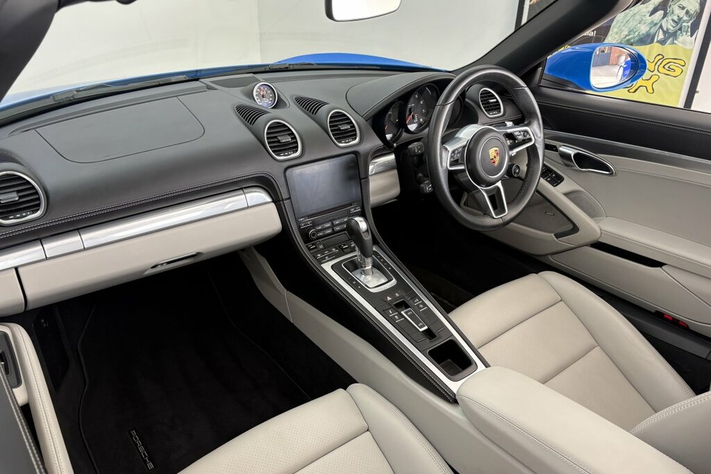 Porsche Boxster 2.7 2dr Silver #19