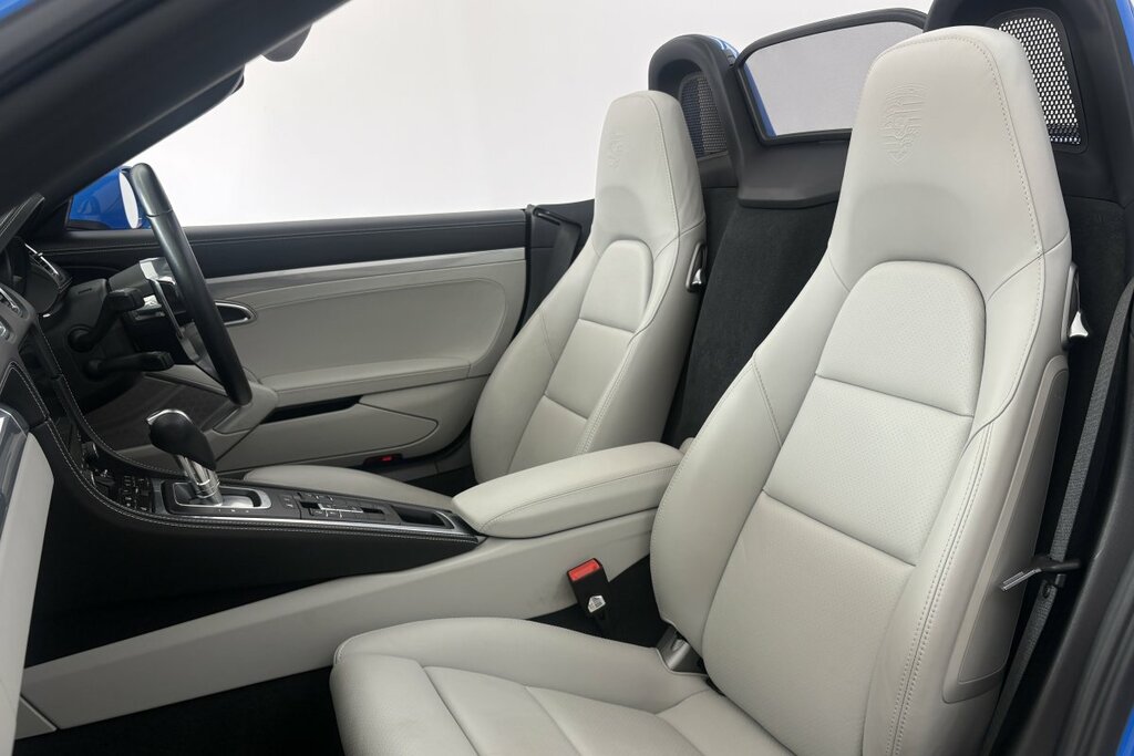 Porsche Boxster 2.7 2dr Silver #18