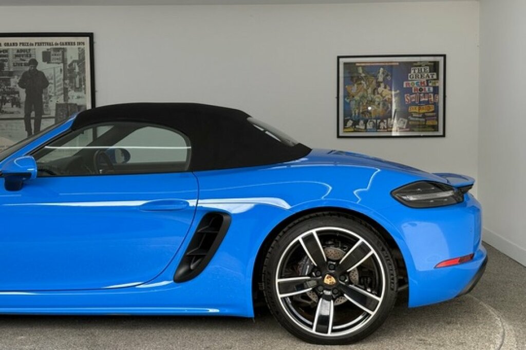 Porsche Boxster 2.7 2dr Silver #37