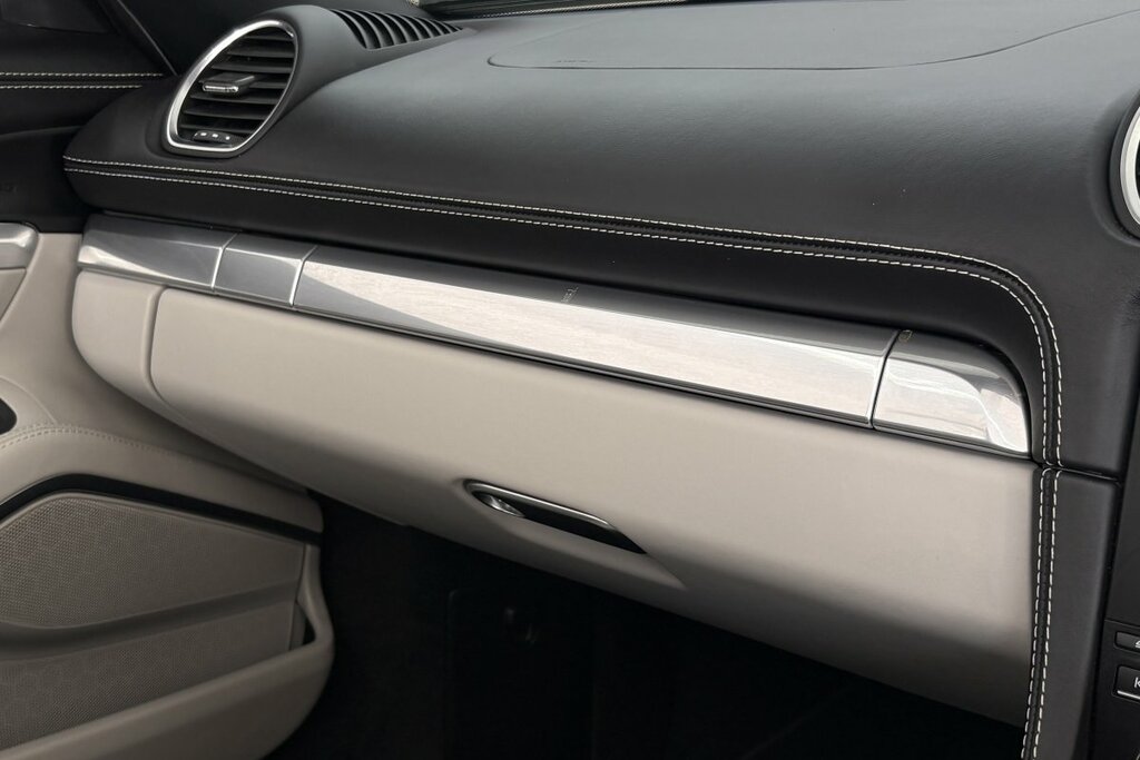 Porsche Boxster 2.7 2dr Silver #21
