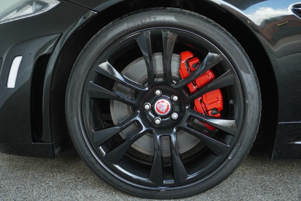 Jaguar XKR-S V8  #48