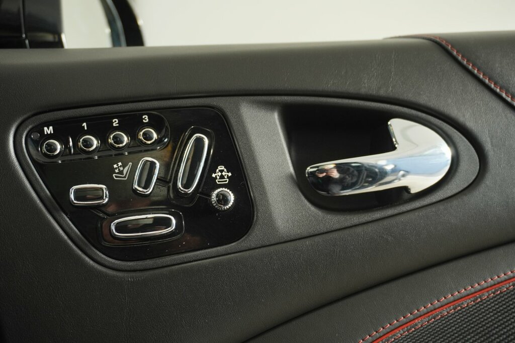 Jaguar XKR-S V8  #26