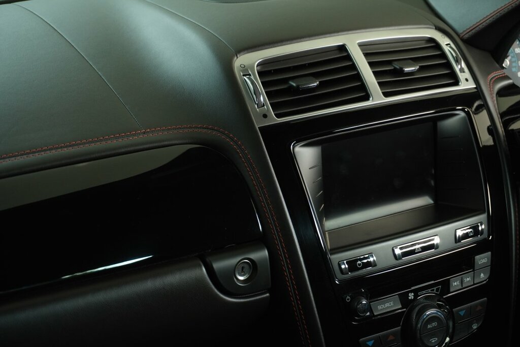 Jaguar XKR-S V8  #31