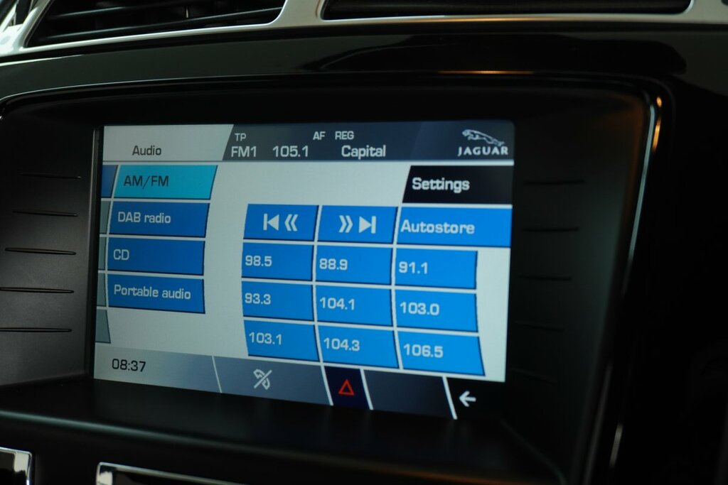 Jaguar XKR-S V8  #32
