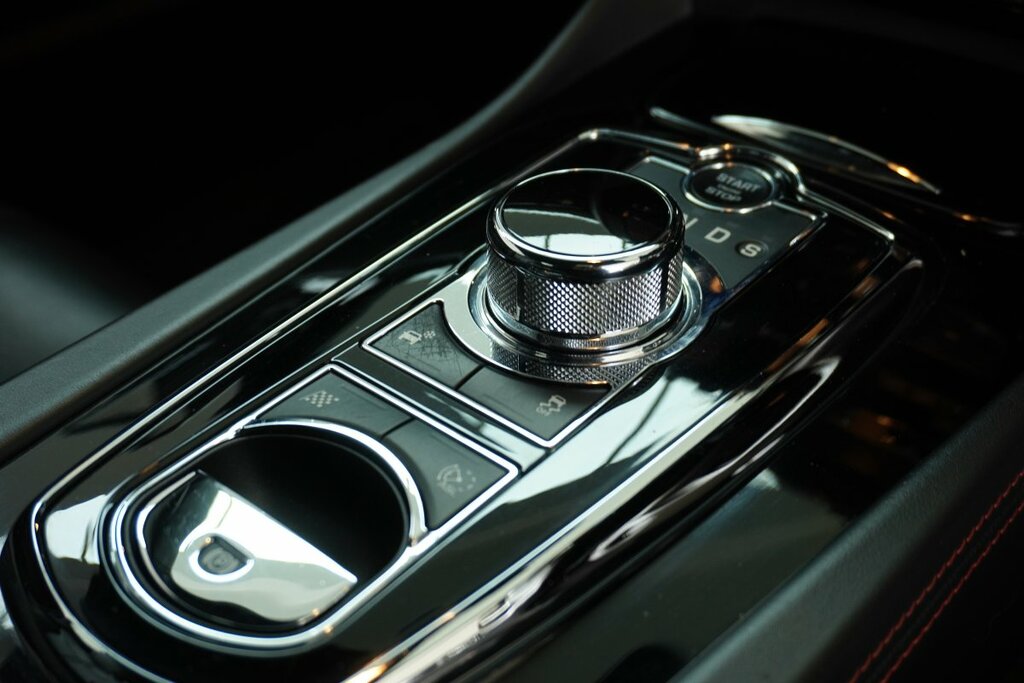 Jaguar XKR-S V8  #30