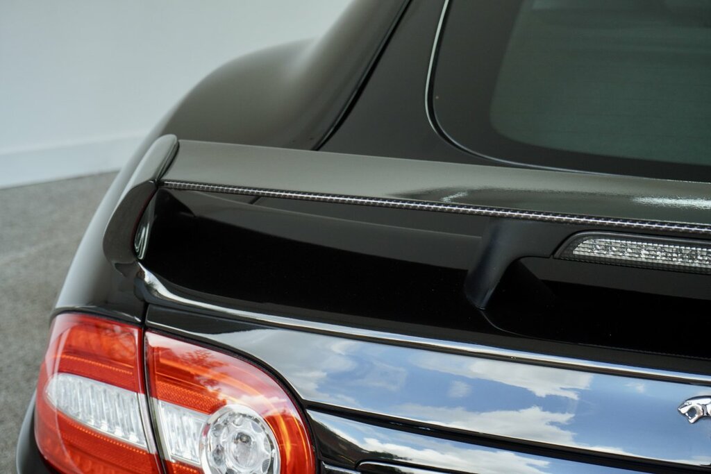 Jaguar XKR-S V8  #11