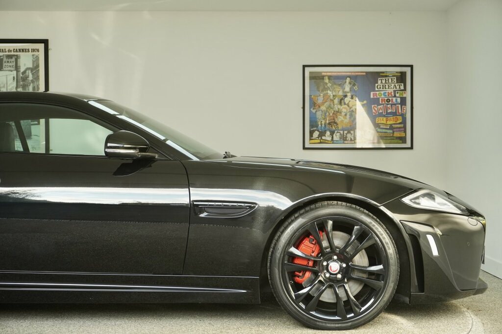 Jaguar XKR-S V8  #37