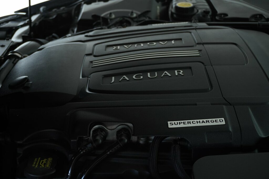 Jaguar XKR-S V8  #43