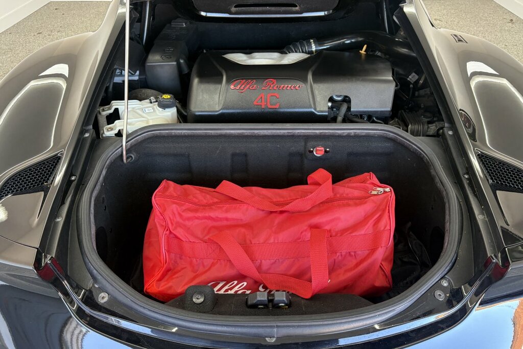 Alfa Romeo 4C Convertible Red #34