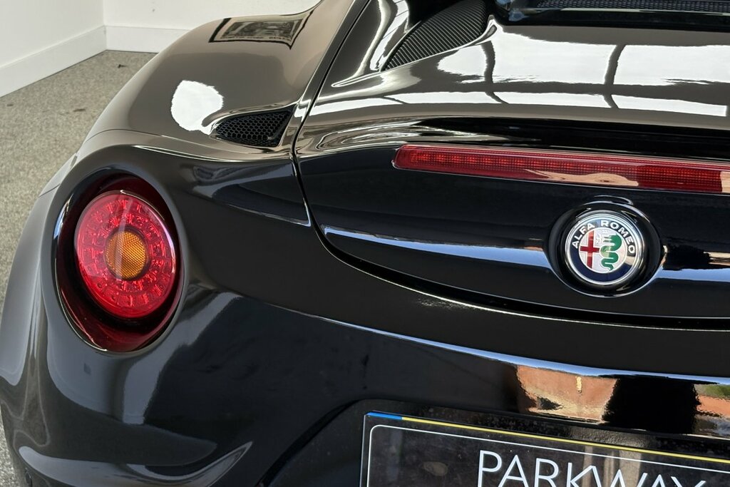 Alfa Romeo 4C Convertible Red #19