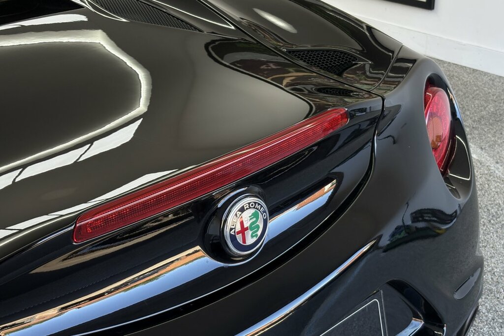 Alfa Romeo 4C Convertible Red #17