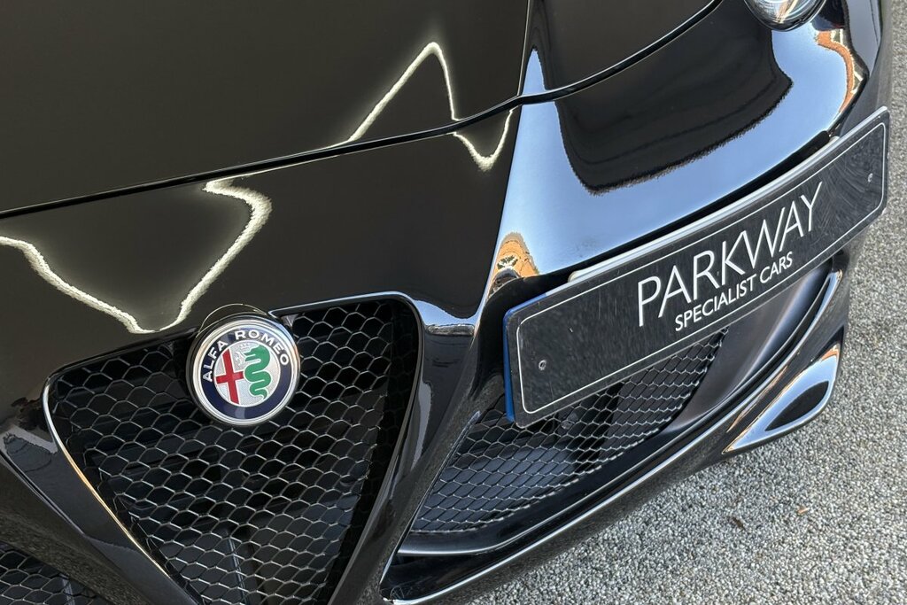 Alfa Romeo 4C Convertible Red #9