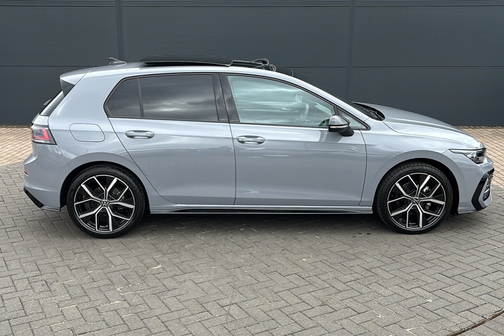 Volkswagen Golf 1.5 Etsi 150 Black Edition Dsg 150 Ps FN75KUD Grey #4