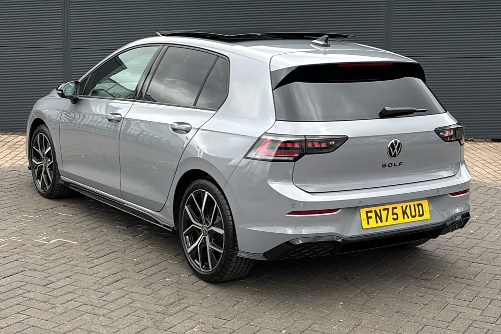 Volkswagen Golf 1.5 Etsi 150 Black Edition Dsg 150 Ps FN75KUD Grey #3