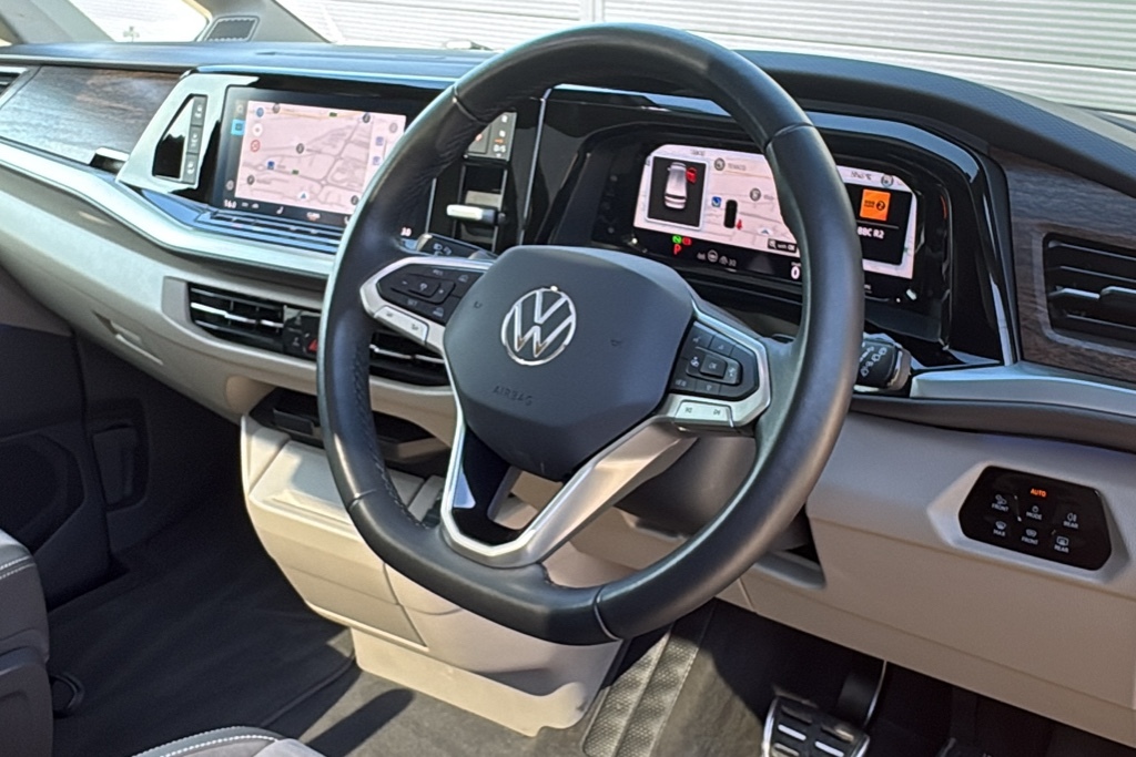 Volkswagen Multivan 2.0 Tdi Style Lwb Dsg 150 Ps DK25ZZC Red #6