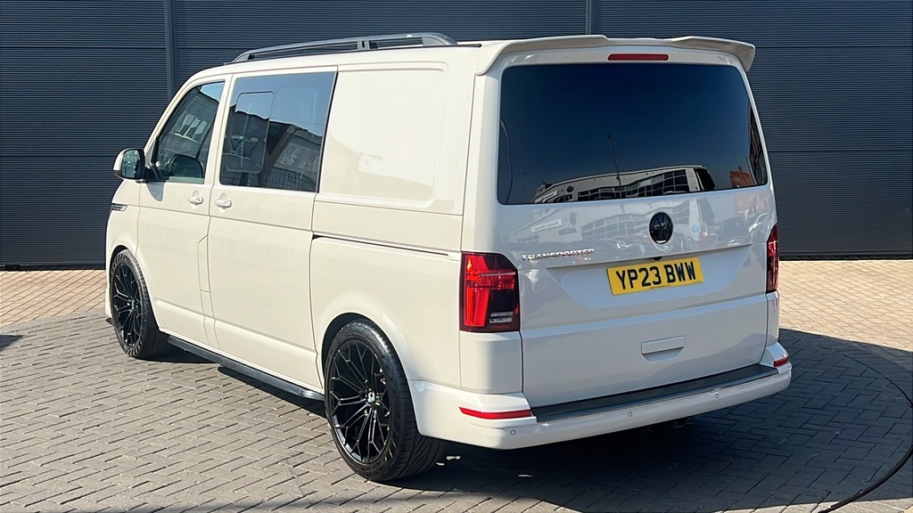 Volkswagen Transporter 2.0 Bitdi 204 Highline Kombi Van Dsg 204 Ps YP23BWW Grey #3