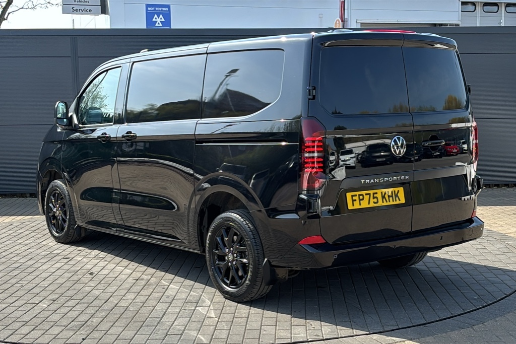 Volkswagen Transporter 2.0 Tdi 150 Commerce Pro Van 150 Ps FP75KHK Black #3